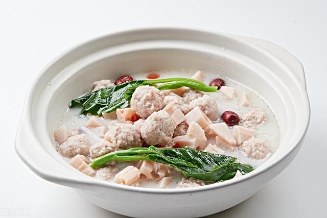 藕粉的营养价值及功效禁忌，藕粉的作用与功效禁忌及食用方法（优质的莲藕该如何挑选）