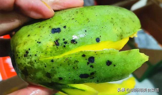 芒果黑斑还能吃吗，芒果有黑斑还能吃吗（长了黑斑的香蕉、芒果、苹果）