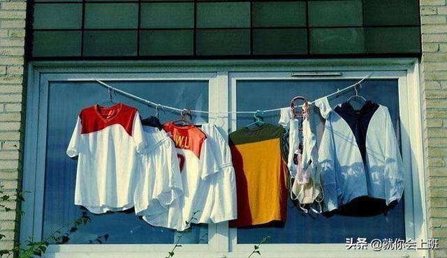 衣服有霉斑怎么洗掉，怎样洗掉衣服上的霉斑（发霉的衣服该如何拯救回来）