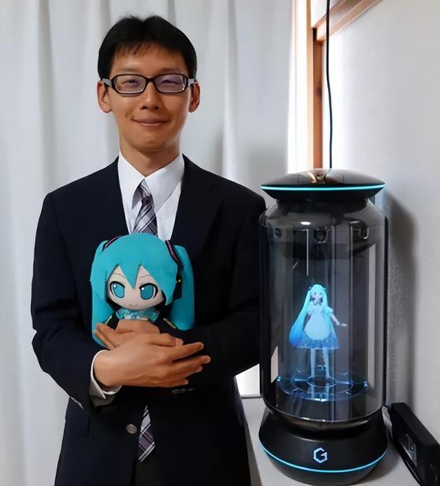 初音未来是真人吗，为什么有人会认为初音未来是真人（日本男子4年前迎娶初音未来）