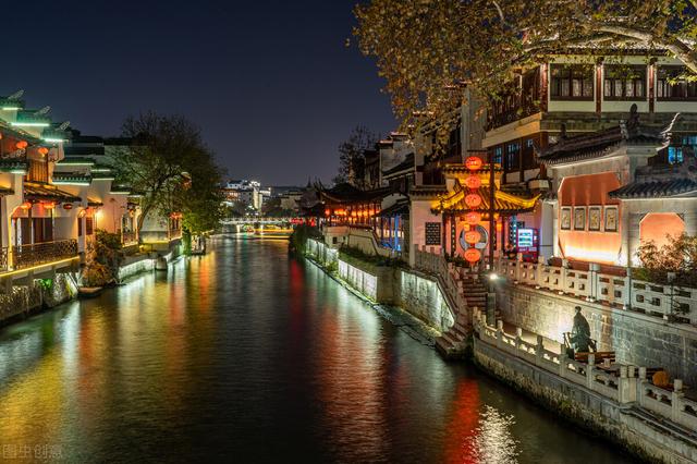 南京晚上哪里好玩的景点，上海旅游景点哪里好玩（共赴2022南京中秋佳节）