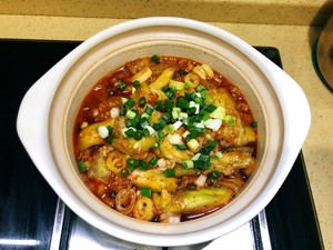 砂锅什么材质的好，金刚煲砂锅是什么材质（冬季煲汤砂锅选购指南）