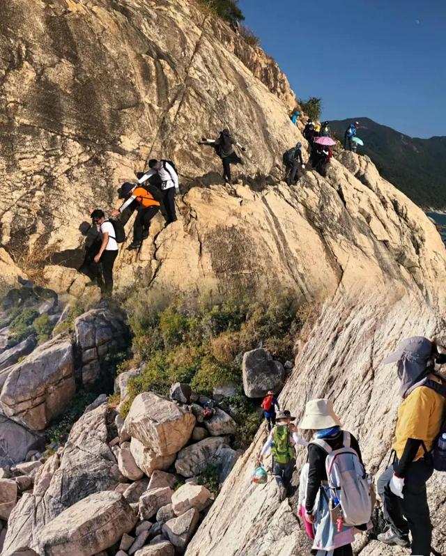 深圳西冲沙滩风景区，夏天是属于海边的季节