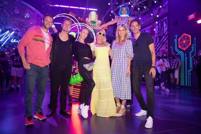 非主流kiss图片，非主流kiss（与新欢丈夫甜蜜亲吻）