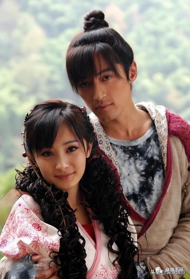 杨幂和胡歌现在关系如何，再回顾下他和薛佳凝、杨幂、江疏影的爱情故事