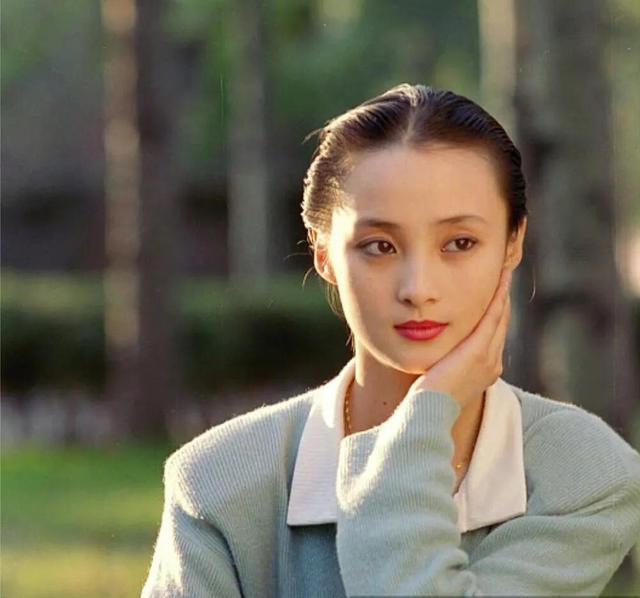 重庆有哪些明星，重庆老牌男明星有哪些（这5位女星个个貌美如花）