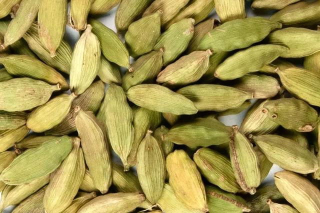 姜的种类和功效，姜的种类和功效和作用（12种姜科的辛香料）