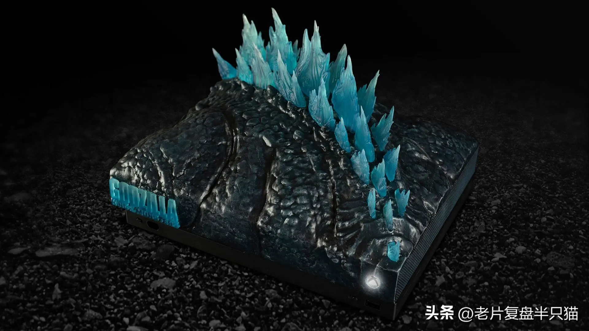 帝王组织在菲律宾发现巨兽化石,这是一具哥斯拉(达贡)的尸体,里面有