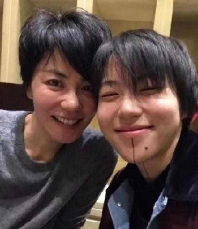 窦靖童个人资料简介，窦靖童个人资料简介毕业于哪所大学（窦靖童：父亲是窦唯）