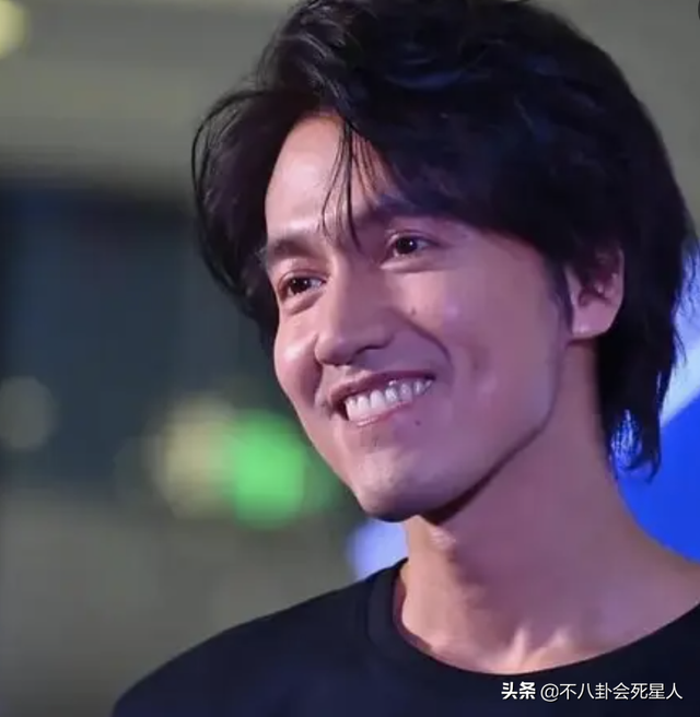 费翔属什么生肖，费翔的个人资料（至今未婚的7位港台男神）