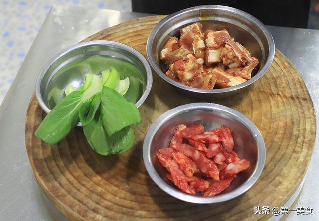 自热米饭怎么吃，如何吃自热米饭（简单几步就能上桌）