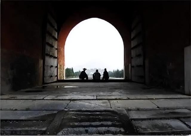 大清灭亡的最后几天，至今为何还有人守皇陵