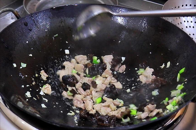 胡萝卜怎么切菱形，胡萝卜的切法菱形片（俗话说“中秋吃一宝）