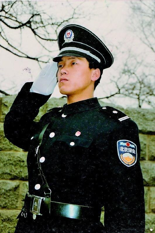 从学生到职业人的转变，如何在心理上做好从学生到职业人的角色转变（19岁到北大当保安）