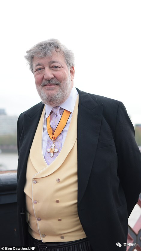 英国现任国王是谁，英国新任国王查尔斯简介（“70年太子”终于加冕成英国国王）