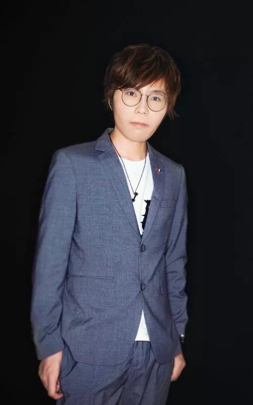 时代峰峻在哪里，时代峰峻在哪买周边（旗下养成系为何如此火爆）