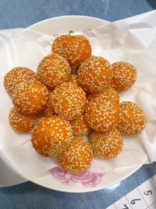 2,口感轻盈最适合神仙小姐姐的油炸红薯丸子