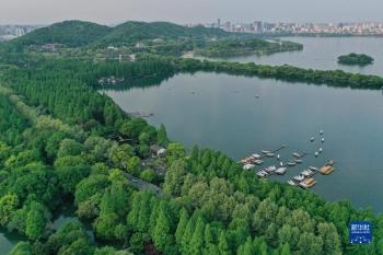 杭州西湖在哪里，杭州西湖在哪个省哪个市区（天空之眼瞰杭州西湖）