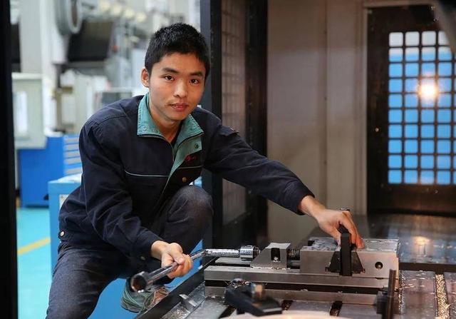 菏泽工程技师学院，菏泽工程技师学院成绩出了吗（学机器人、自动化）