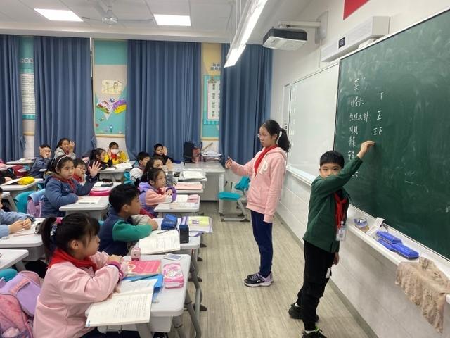 二年级数学简短小故事，二年级数学小故事简短（上海师范大学附属杨浦滨江实验小学举办数学周活动）